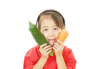 野菜を持つ女の子