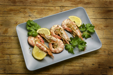 Camarones con limón Gamberi al limone Shrimp with lemon