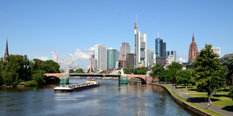 Schiff auf dem Main © stefan welz