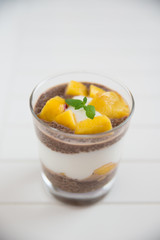 Chia Pudding mit Fr&uuml;chten