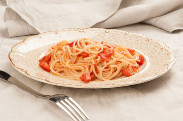 spaghetti with tomato sauce