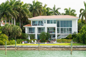 Luxurious mansion on Star Island in Miami