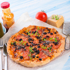 olive anchovy pizza