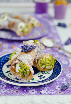 Italian Cannoli