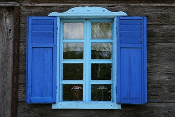 Obraz na płótnie Canvas Holzfenster_Blau