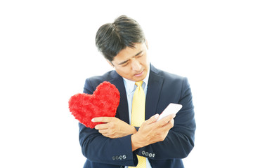悲しむ男性