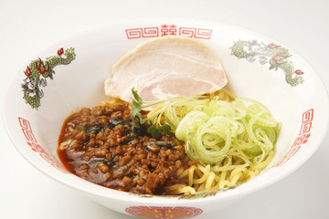 汁なし担々麺