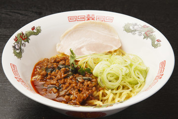 汁なし担々麺