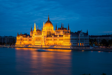 Fototapeta na wymiar Budapest Parliament, night view.