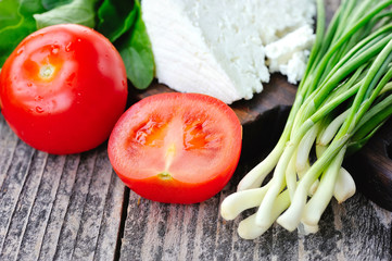 Tomatoes with onion and cheese
