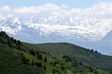 Fototapeta na wymiar La chaîne du Mont-Blanc vue du col de Joux Plane