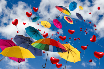 Herzliche Grüße: Schwebende Luftballons und bunte Schirme :)