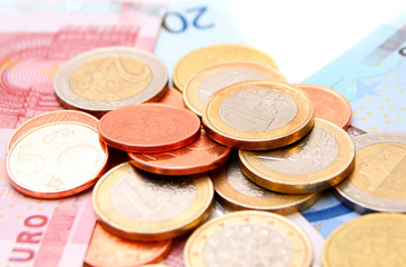 Coins for euro banknotes.