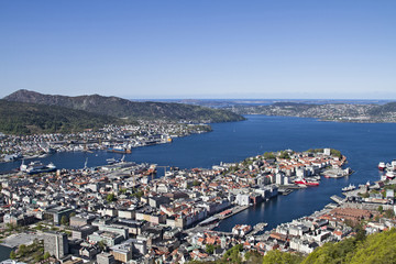 Fototapeta na wymiar Ausblick auf Bergen