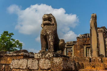 Fototapeta premium Temple Lion Statue