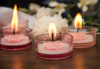 Fototapeta na wymiar Candles and flowers