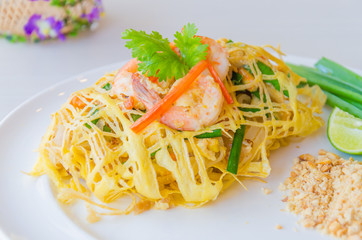 Pad thai