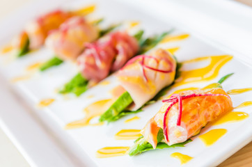 Sashimi avocado japanese food