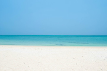Fototapeta na wymiar 沖縄のビーチ　百名ビーチ