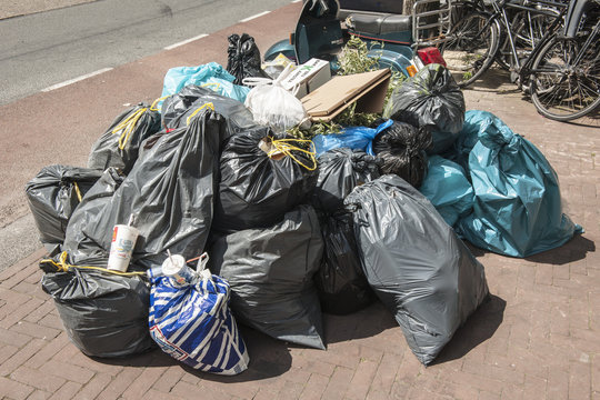 Abfallhaufen in Amsterdam, Niederlande