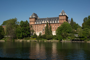 Fototapeta premium Castle on the Po River in Turin