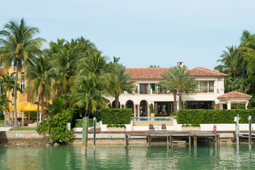 Fototapeta na wymiar Luxurious mansion on Star Island in Miami