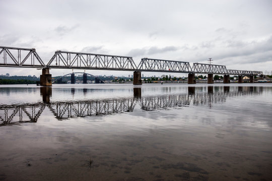 Fototapeta Petrivskiy railroad bridge in Kyiv (Ukraine) across the Dnieper
