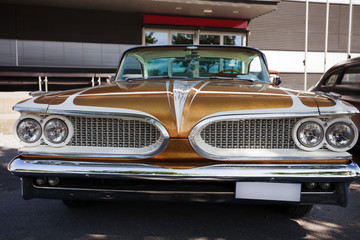 Obraz na płótnie Canvas Vintage American Car Front Detail
