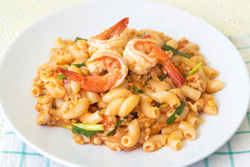 Stir fried  macaroni with shrimp