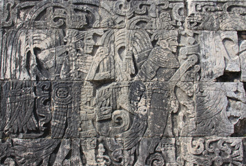 Gravure à Chichen Itza ( Yucatan, Mexique)