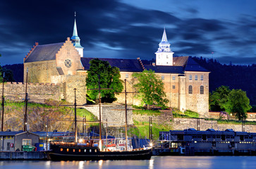 Akershus Fortress at night, Oslo, Norway - obrazy, fototapety, plakaty