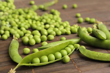 organic green peas