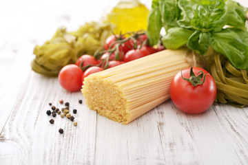 Spaghetti and tomato