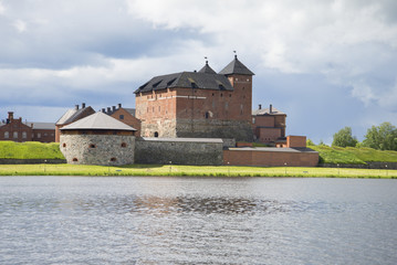 Вид на замок Хяме со стороны озера Ванаявеси. Финляндия