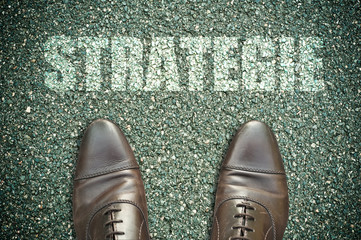 concept pied sur la route et message - tratégie