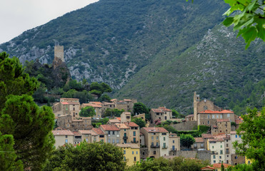 Fototapeta na wymiar Roquebrun Herault