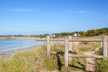 Chemin côtier à la Pointe de Trévignon dans le Finistère