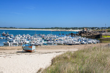 Fototapeta na wymiar Le port de la Pointe de Trévignon à Trégunc - Finistère