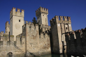 Fototapeta na wymiar le château Rocca Scaligera