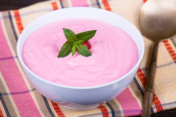 Strawberry and raspberry smoothie with cream cheese