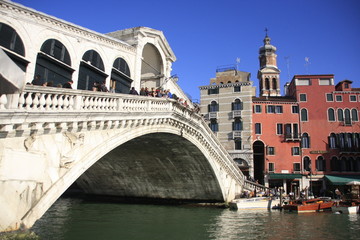 Fototapeta na wymiar lepont du Rialto à Venise