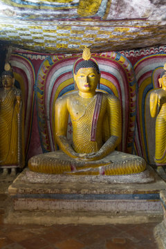 buddha images in dambulla