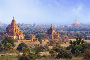 Pagodas in Bagan - obrazy, fototapety, plakaty