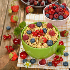 Muesli with berries