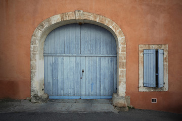 blaues Holztor