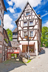 Schmales Fachwerkhaus in der Altstadt von Wetzlar an der Lahn