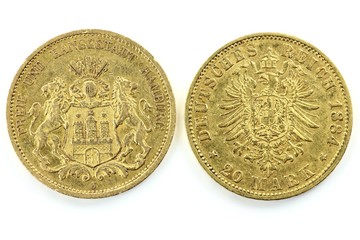 20 Reichsmark Goldmünzen (Hamburg) isoliert auf weißem Hintergrund