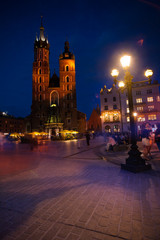 Fototapeta na wymiar St Mary's Basilica, Rynek Glowny in Krakow