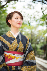 着物を着た女性