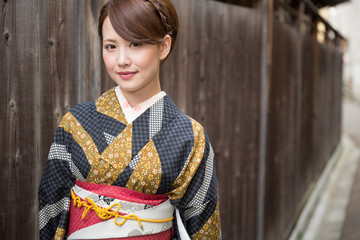 着物を着た女性